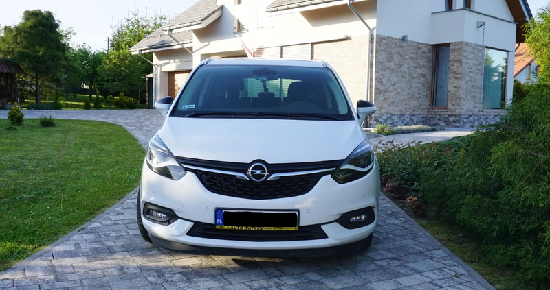 Opel Zafira cena 81000 przebieg: 87830, rok produkcji 2017 z Lębork małe 154